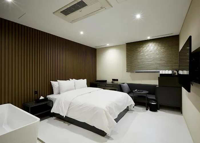 The Artist Yeoksam Motel *